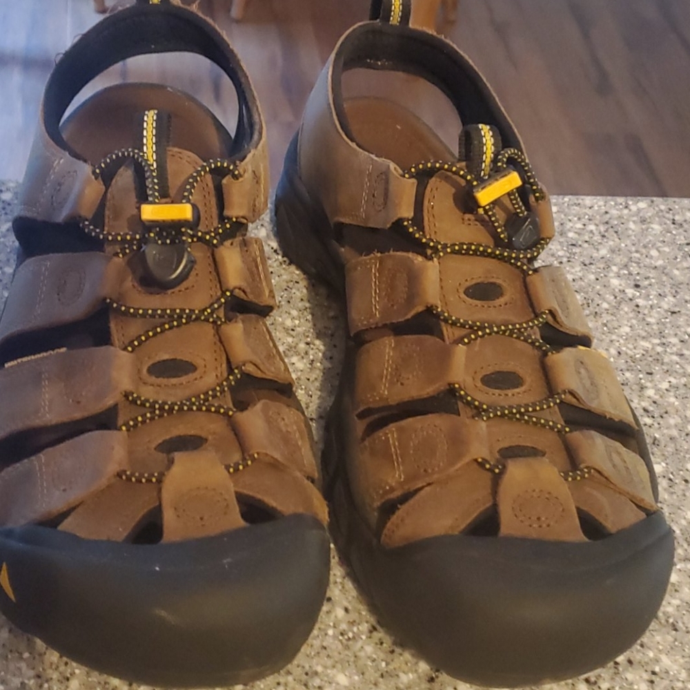 Keen men's sandles